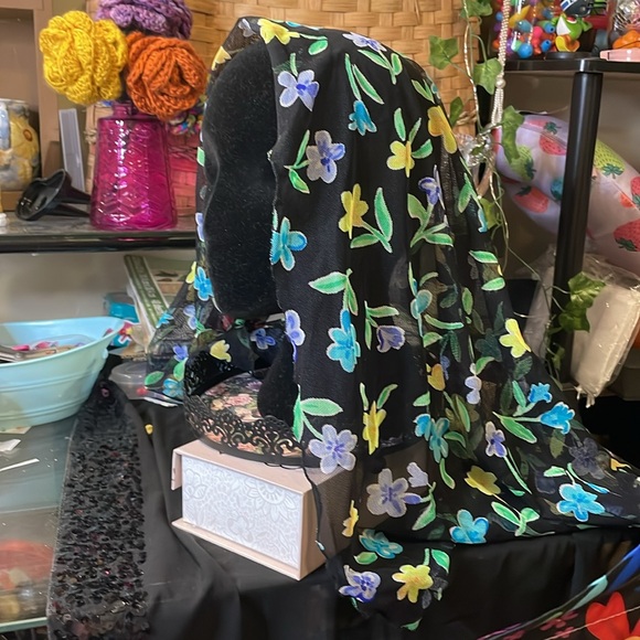 Floral Black Headwrap - Picture 4 of 5